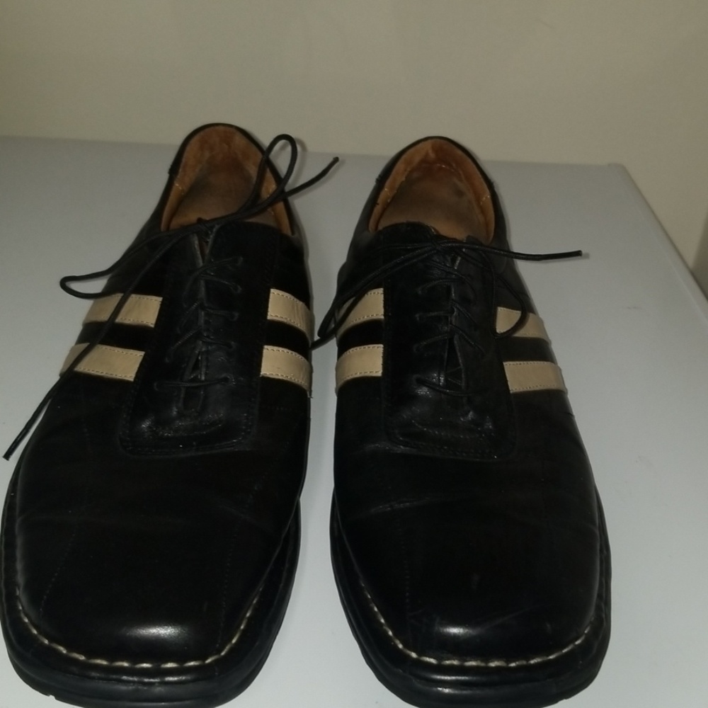Structure dress shoes